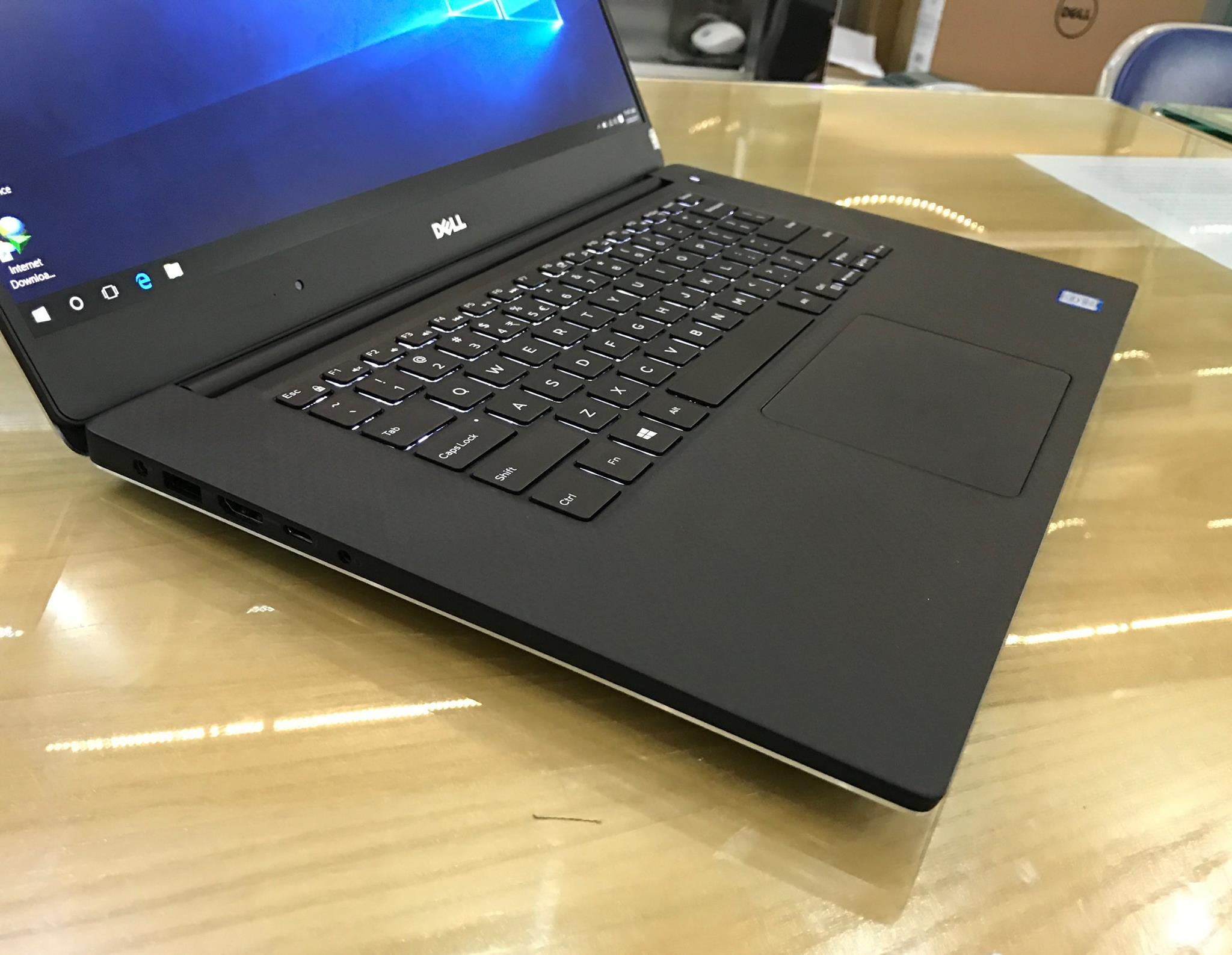Laptop Dell XPS 9560 2017-6.jpg